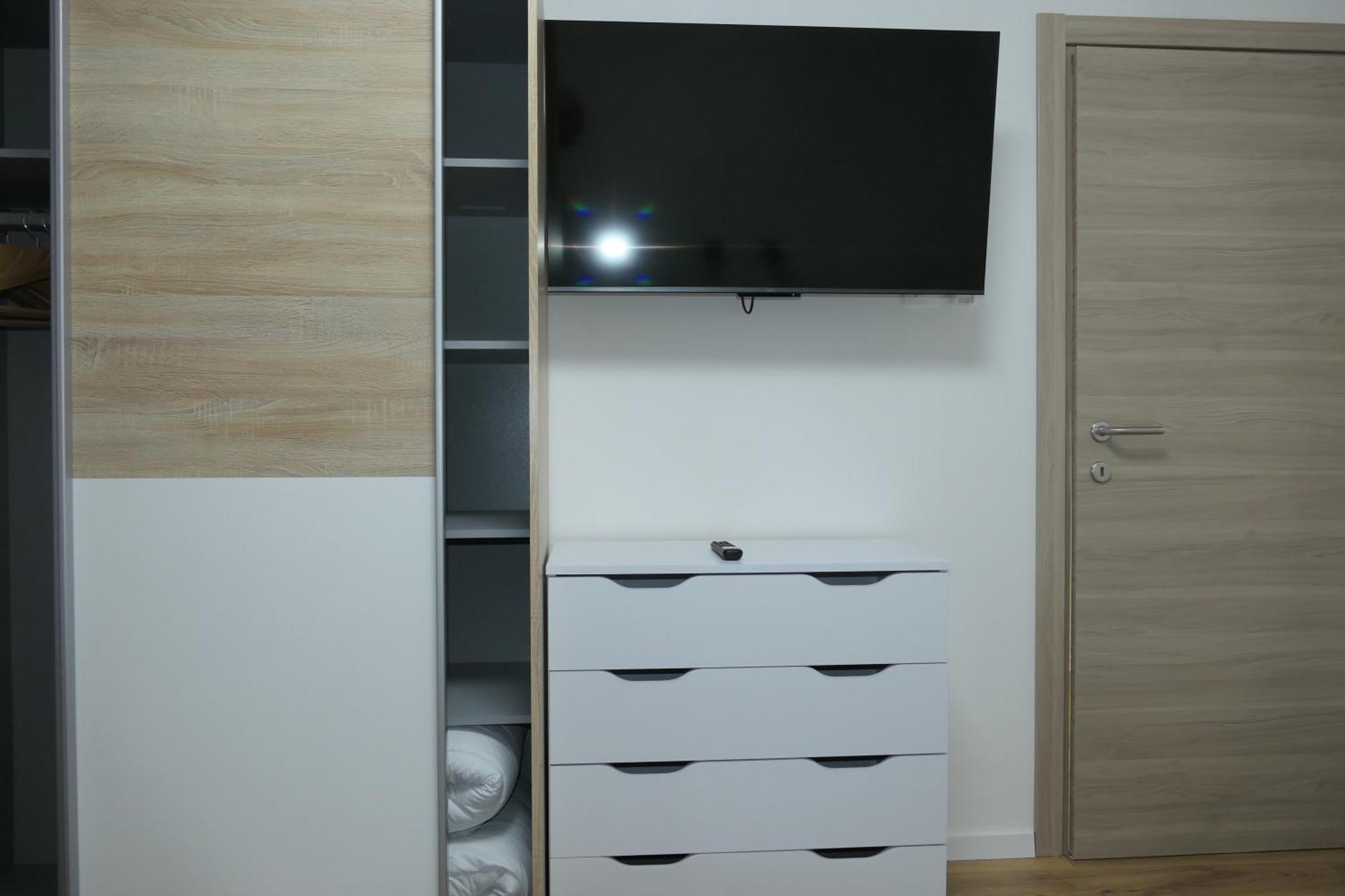 Apartmani Bura ซริกเวนิซา ภายนอก รูปภาพ