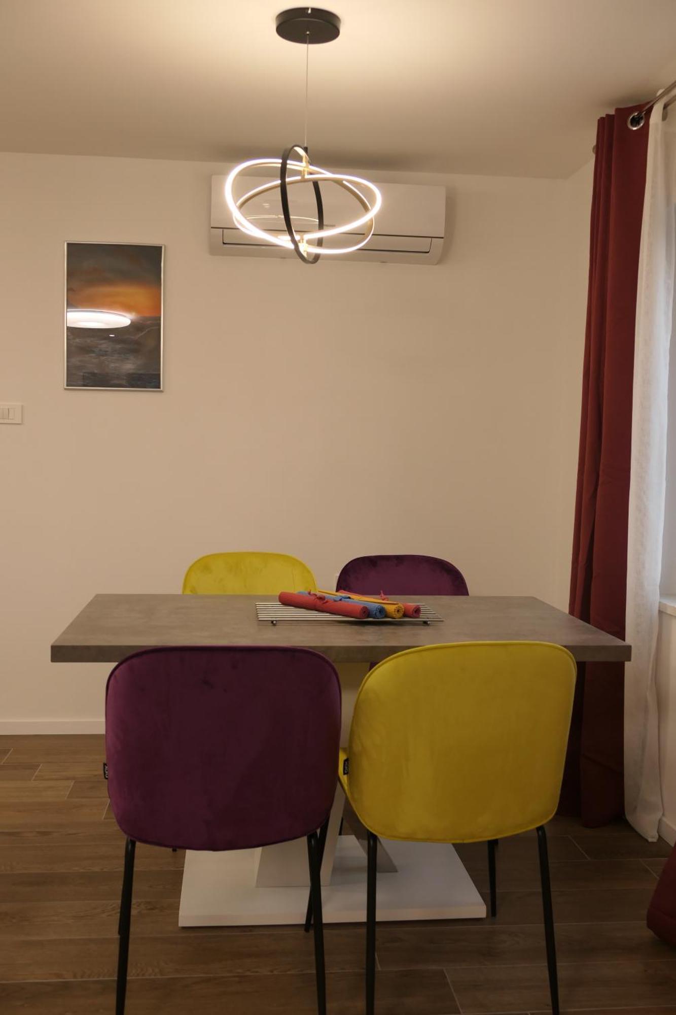 Apartmani Bura ซริกเวนิซา ภายนอก รูปภาพ