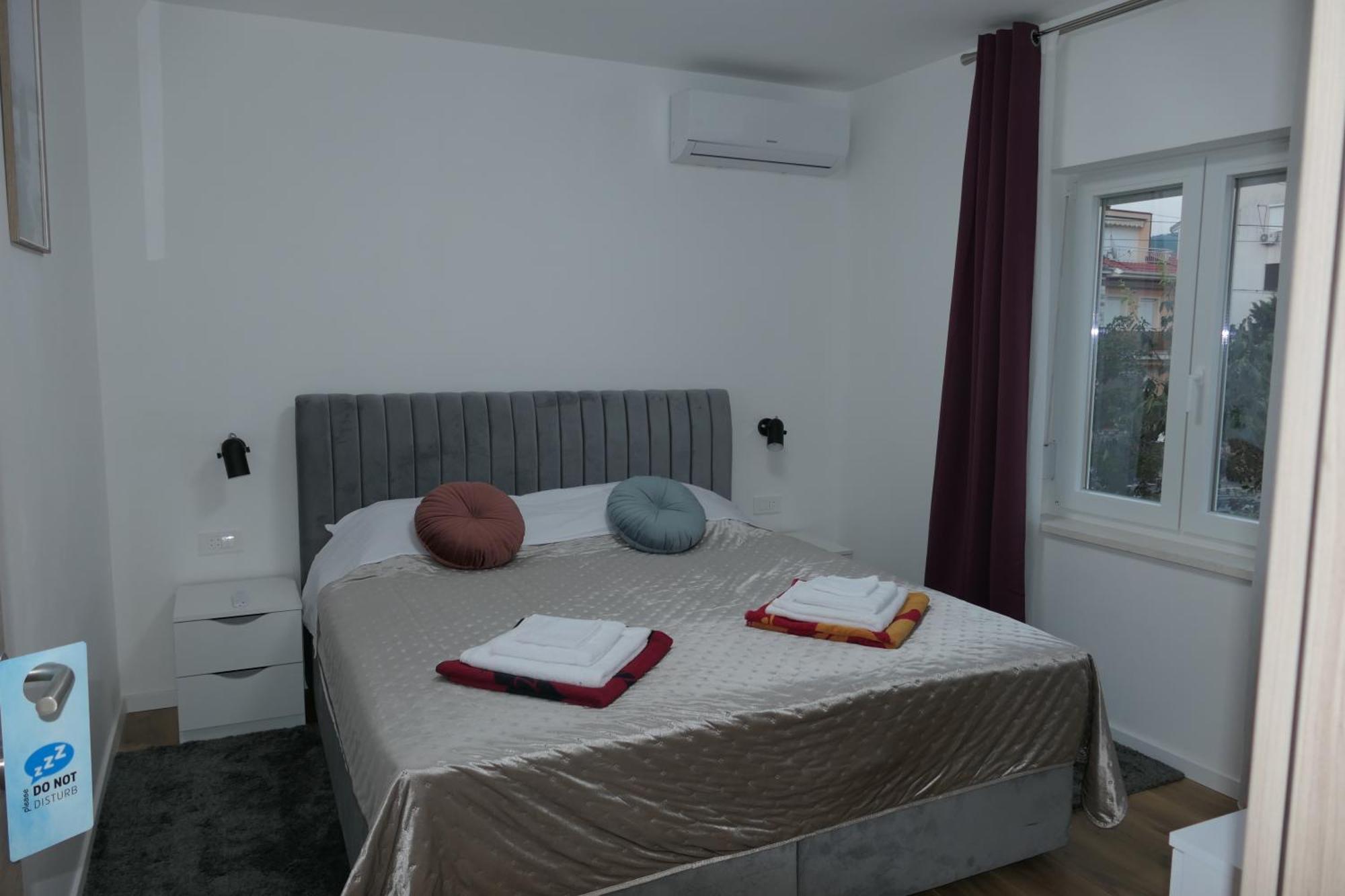 Apartmani Bura ซริกเวนิซา ภายนอก รูปภาพ