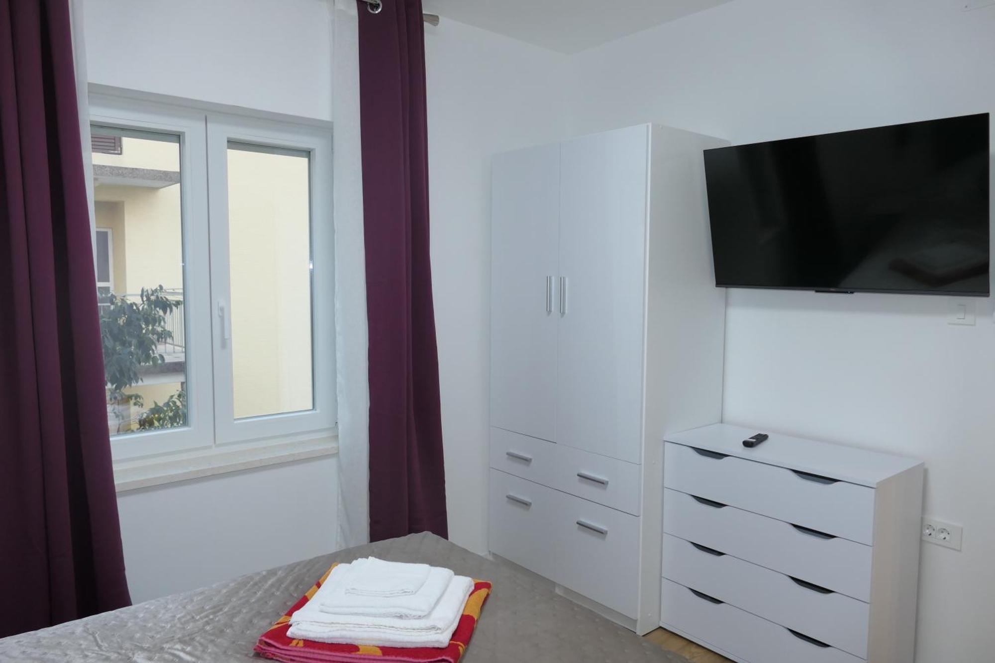 Apartmani Bura ซริกเวนิซา ภายนอก รูปภาพ