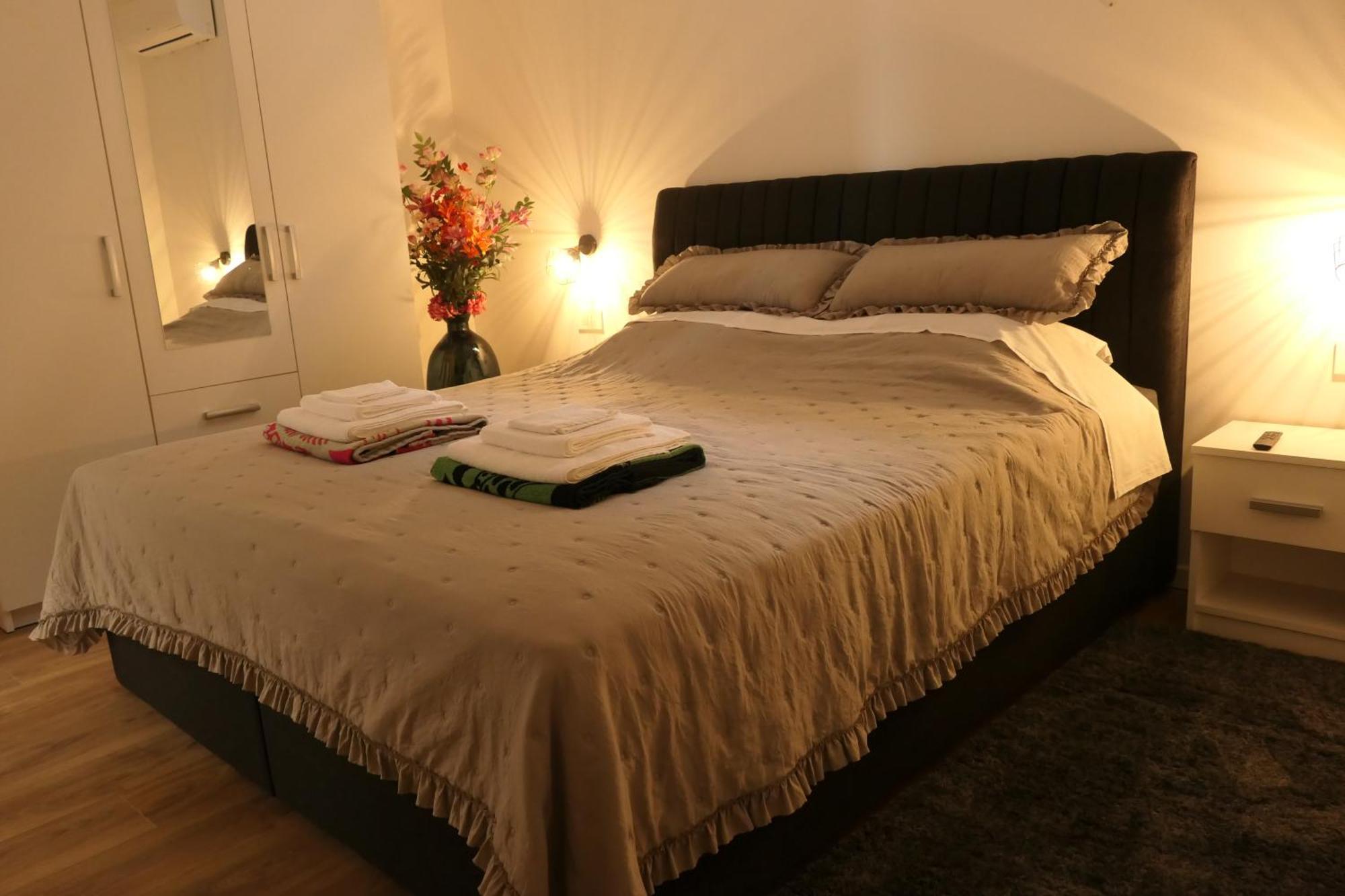 Apartmani Bura ซริกเวนิซา ภายนอก รูปภาพ